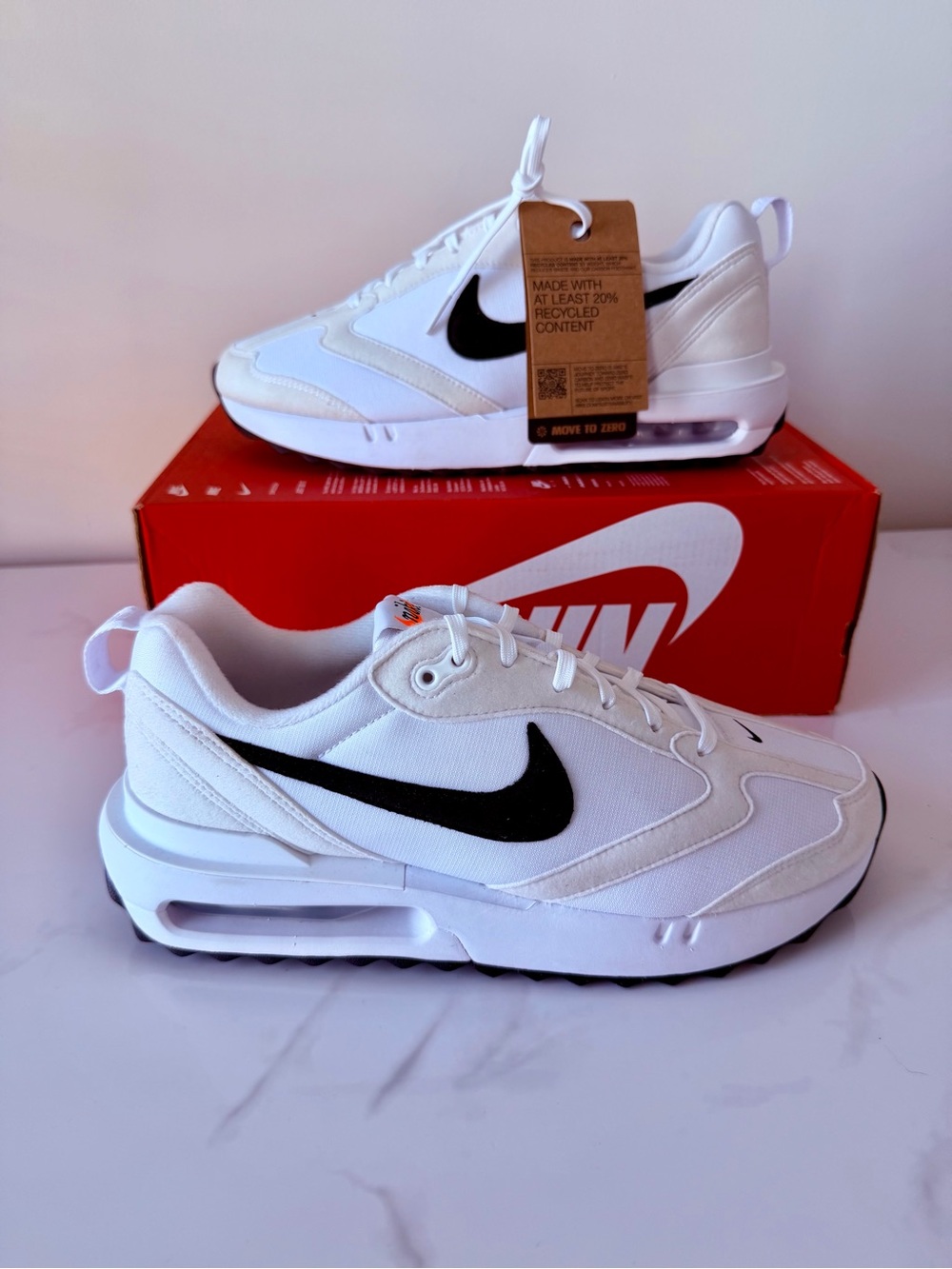 Nike Air Max Dawn Men’s 8.5 / Women’s Size 10 Sneakers White/Black DH5131101